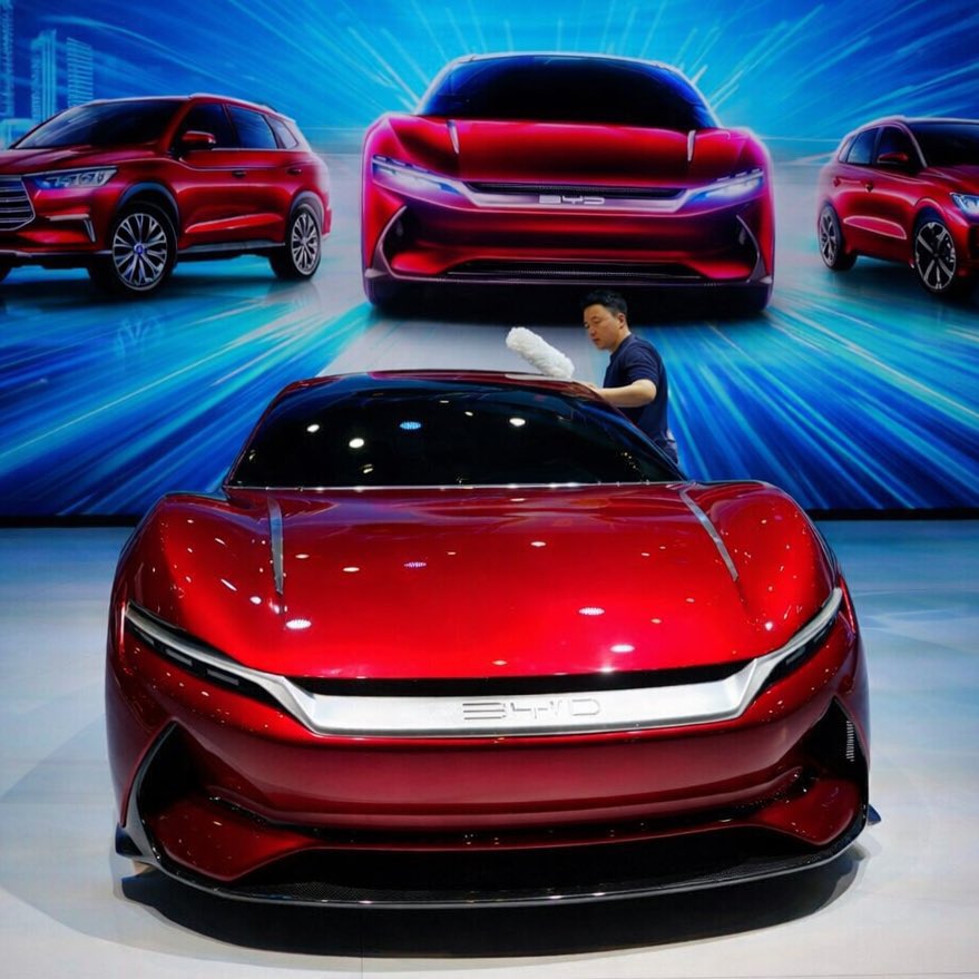 🇨🇳 | BYD de China supera a Ford en ventas mundiales de automóviles por primera vez en la historia.