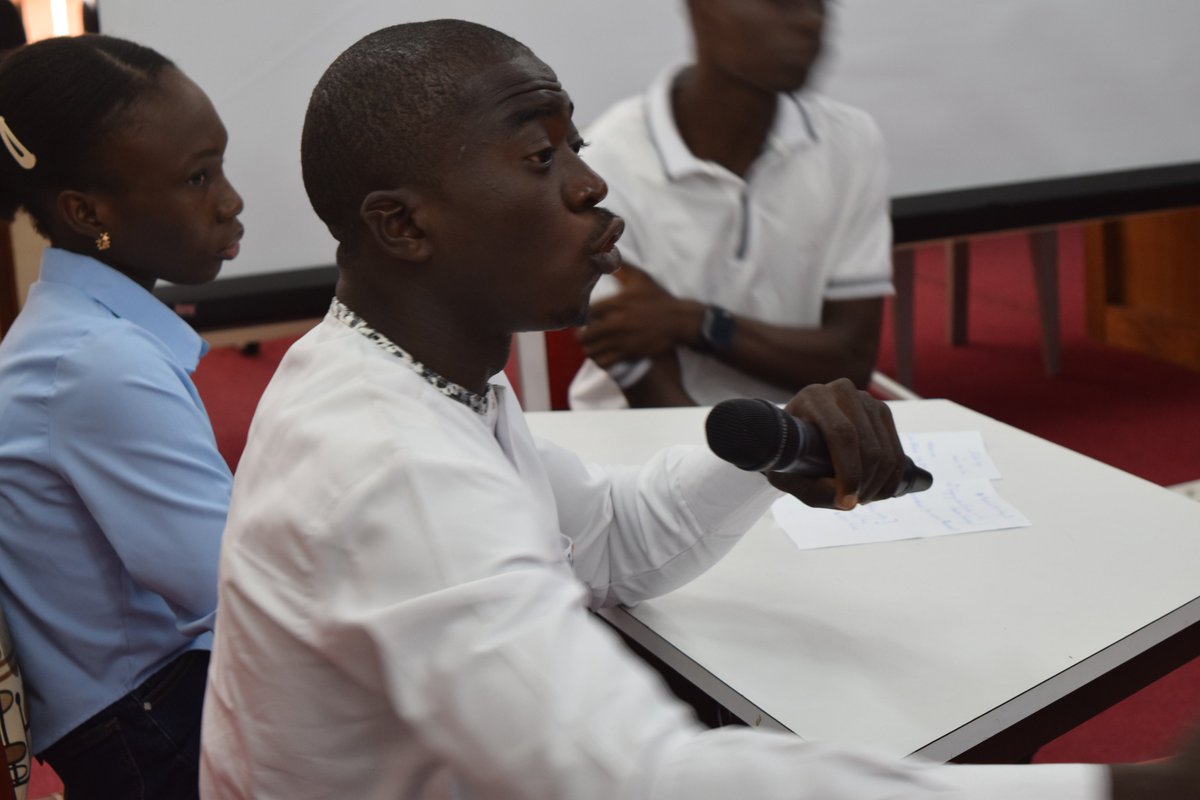 AmCorner_INPHB's tweet photo. 🟦 Youth Leadership Navigation Program en images !
Une matinée riche en apprentissage, en échanges et en inspiration, avec de jeunes participants motivés explorant les compétences essentielles du 21ᵉsiècle. ✨
Info : https://t.co/gXyV9hnrRt 📌
@AmericanSpaces #Freedom250 🇨🇮🫶🇺🇸 https://t.co/iB7u8qCcwS