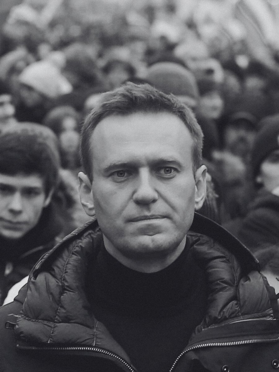 Il y a deux ans, jour pour jour, Alexeï Nalvany mourait dans les geôles du régime de Vladimir Poutine. Emprisonné dans des conditions inhumaines, il a été assassiné par empoisonnement. C’est ce qu’a confirmé une enquête menée par plusieurs pays, dont la France.

Vladimir Poutine