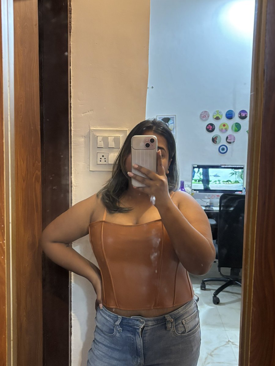 Dominatrix Ruhi tweet media