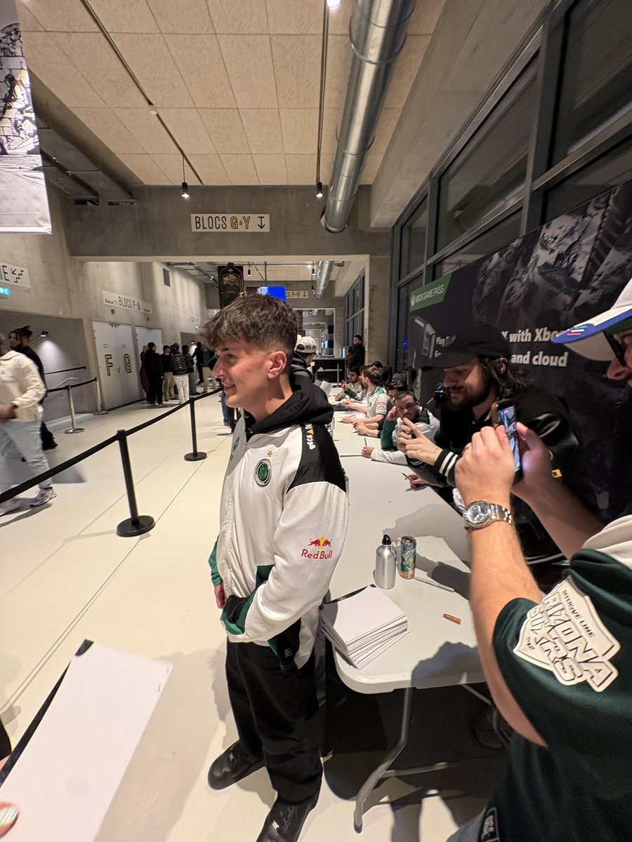 sk tweet media