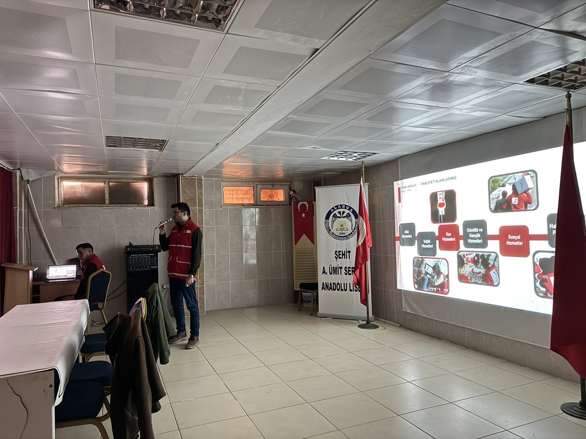 Alanyakizilay's tweet photo. Türk Kızılay’dan Gençlere Anlamlı Ziyaret

Türk Kızılay Alanya Şubesi, Alanya Lisesi öğrencileriyle bir araya gelerek Kızılay’ın tarihini, temel ilkelerini ve faaliyet alanlarını anlattı. Düzenlenen tanıtım sunumunda gençlere hem insani yardım çalışmaları hakkında bilgi verildi https://t.co/ReidT96hSJ