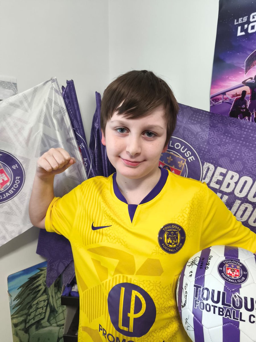 il s'appelle Charlie, il est déjà un grand supporter et abonné du <a href="/ToulouseFC/">Toulouse FC</a>, membre <a href="/ViscaTolosa/">Visca Tolosa ! ⚽️</a> , plusieurs déplacements à son actif 💜😈 !!!
il passera sur <a href="/gulli/">Gulli</a> ce mercredi à 13h30 dans le cadre de l'émission "𝐌𝐚 𝐩𝐞𝐭𝐢𝐭𝐞 𝐥𝐢𝐠𝐮𝐞 𝟏+"  <a href="/ligue1plus/">L1+</a>