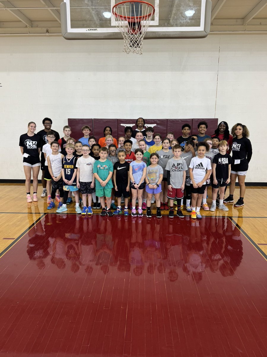 M14HoopsLou's tweet image. Presidents’ Day but we were leading from the GYM! 💪🏽🇺🇸

A lot of energy. A lot of work. A lot of goals.
The youth showed up and showed out — and we’re just getting started.

Spring season loading… 🎯🏀
See you in the gym soon‼️

#M14Hoops
#RepThe14
#traininghastotranslate