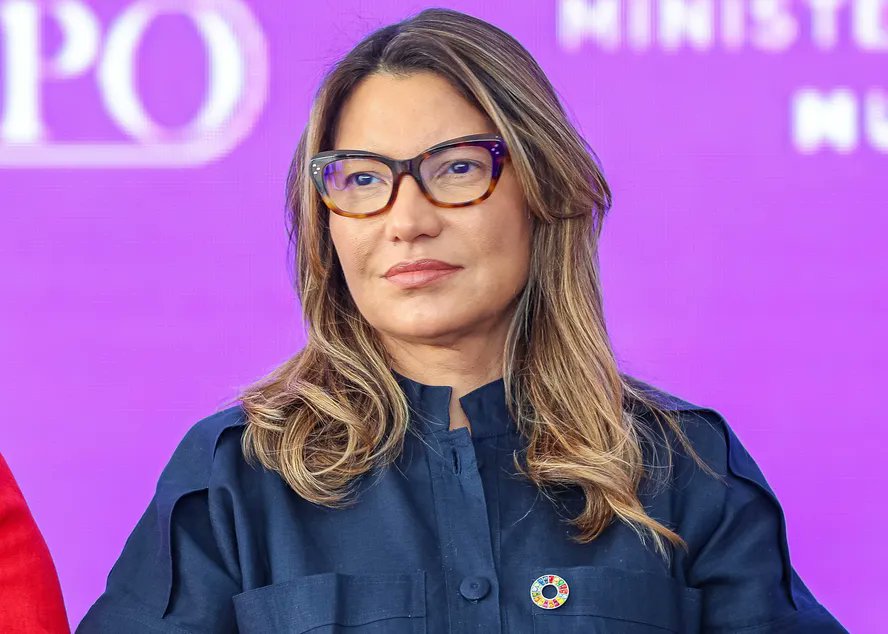 URGENTE:

Malafaia ataca Janja e leva invertida: Nunca precisei pedir dinheiro para viver, sempre trabalhei, faça o mesmo, vai trabalhar.

Dê sua nota de 0 a 10 para Janja, essa rainha protetora dos pobres e famintos ...    👏    👇