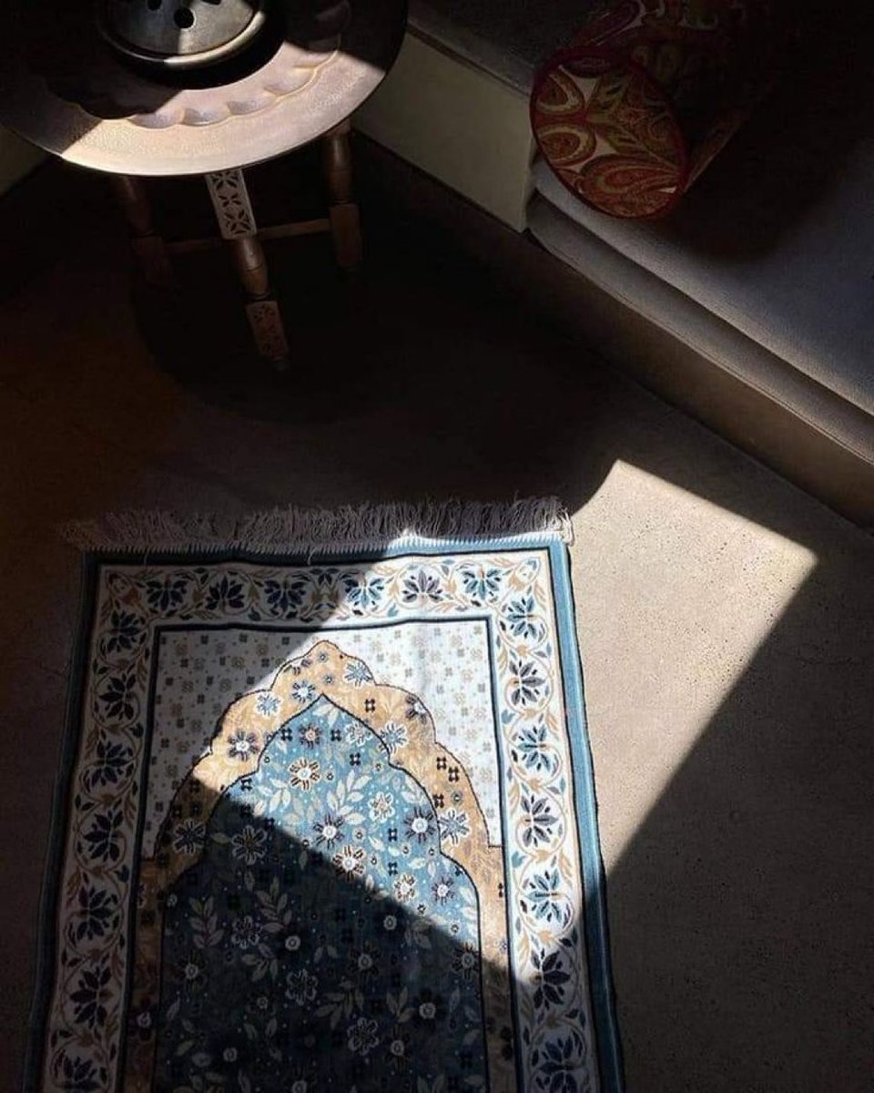 Namazlarına dikkat et. Çünkü bir tanesi sonuncu olacak..