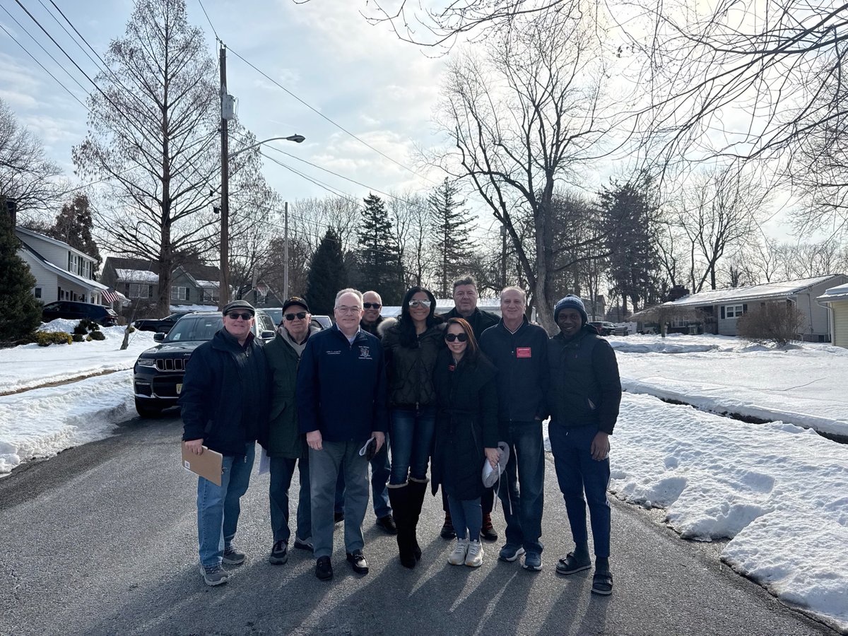 BurressForNJ's tweet photo. Spent my Saturday morning in Oakland, joining volunteers to knock doors for Councilman Kevin Slasinski! After his election in November ended in a tie, the run off election is being held on March 10th!

I will be there to continue to support Kevin and make sure he is victorious! https://t.co/gqwwIUa2cJ