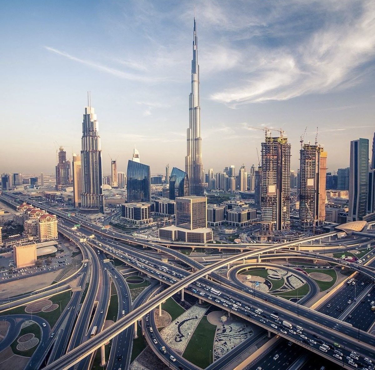 دبي عقود زمنية من التفرد و الحكمة والحوكمة والرؤية  الواضحة  #دبي شجاعة قرار واضح المعالم والأهداف #دبي جوهرة تُكمِلُ عِقد #الإمارات الفريد .. #دبي أيقونة تقليدها و استنساخ تجربتها صعب المنال !!