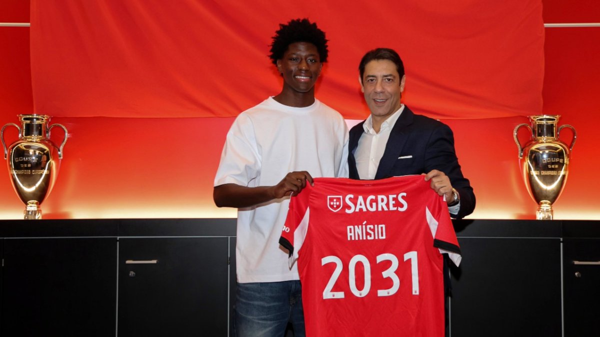 🚨 OFFICIEL : Anisio Cabral prolonge au Benfica ! ✍️🇵🇹

Le crack des Aigles rempile pour 5 saisons supplémentaires (juin 2031).

💎 Comparé à Didier Drogba par José Mourinho himself.
💰 Nouvelle clause libératoire : 80 M€ !

Le futur est assuré à Lisbonne. 🦅