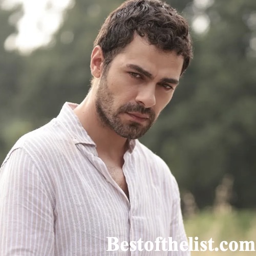 Bestofthe_list's tweet photo. #GökberkYıldırım #Actor #Actor2025 #TurkishActor #TurkishActor2025 #HandsomeTurkishActor #HandsomeTurkishActor2025 #Bestofthelist 

Poll: Who is the Most Handsome Turkish Actor 2025? 
https://t.co/qIOwtmYesb 

Gökberk Yıldırım is #1 • 542534 Votes (31.7%) 
Congratulations!!! https://t.co/vj9dMyZxf0