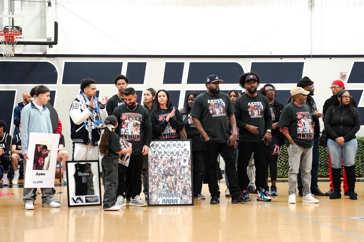 jayden_akuva3's tweet photo. Senior night 🔥😮‍💨 https://t.co/fgZM5zFdBs