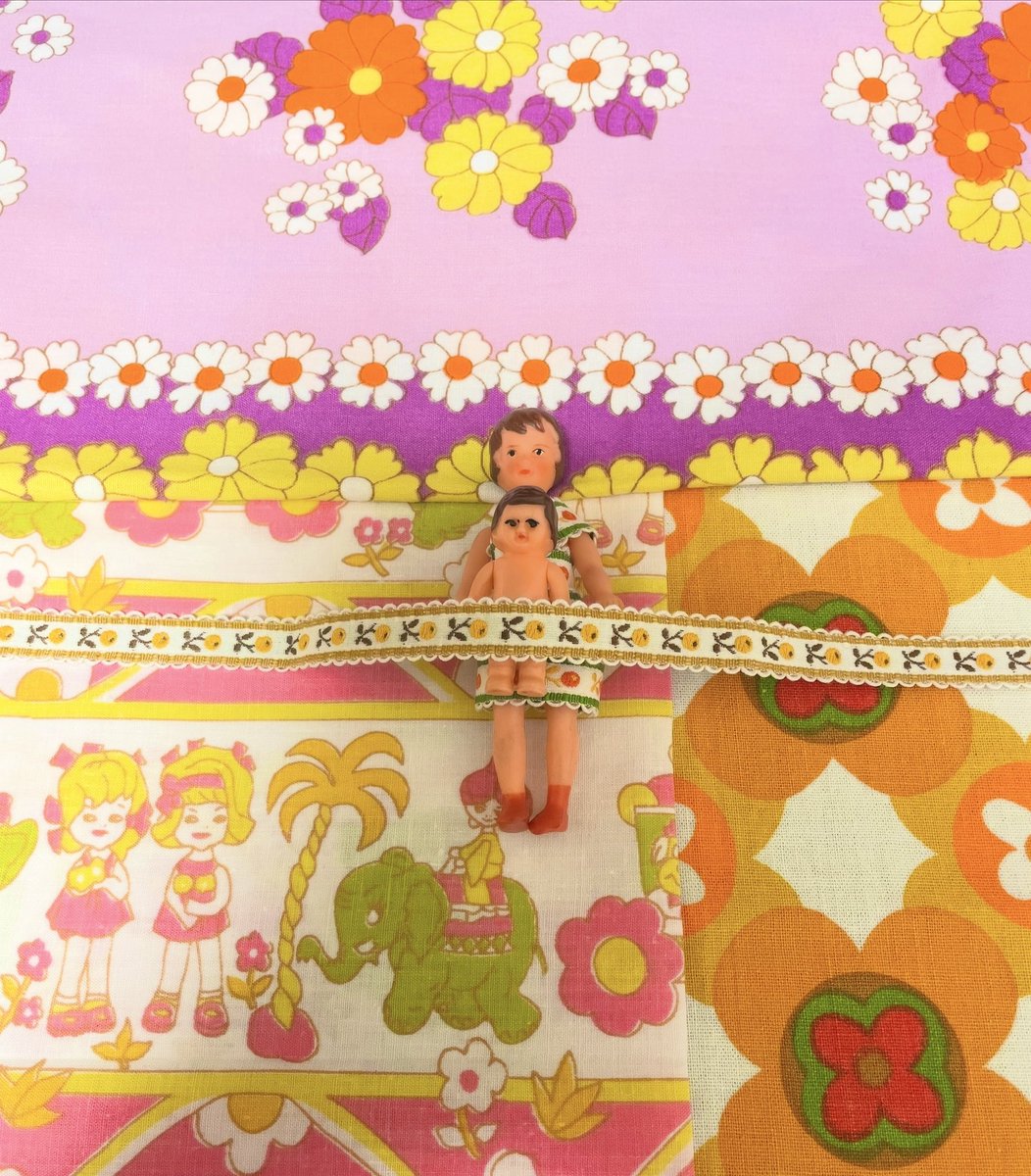 緑園さんからヴィンテージファブリックが届きました💚

左下のは旧ソ連。その他はドイツ辺りの出身とのこと。

#ヴィンテージファブリック