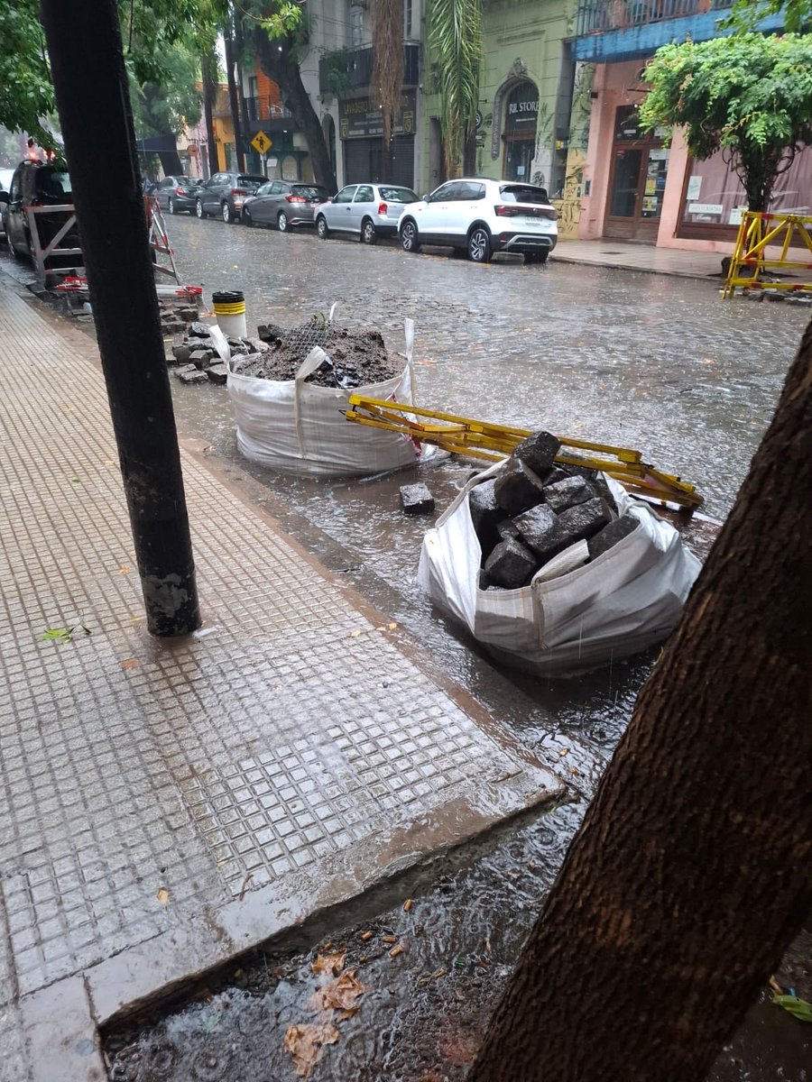 ramacai97's tweet photo. @jorgemacri  @gcba  hace más de un mes arrancaron a cambiar los adoquines de la calle Costa Rica 4800. Hace más de 15 días no vienen.  Hace dos semanas nos dijieron que se los llevaban. Seguimos esperando…. https://t.co/Igaz6BDzLd