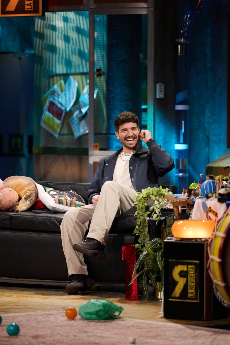 De los mejores invitados de siempre. El mejor. 

________________
Pablo Alborán presenta su nuevo proyecto ‘KM0’, su séptimo álbum de estudio. #LaRevuelta <a href="/pabloalboran/">Pablo Alborán</a>