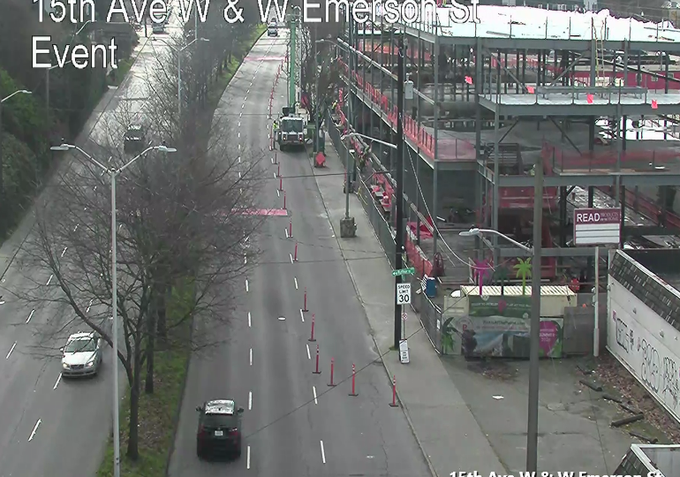 15大道西西鲁弗纳街与西伯尔托纳街间施工，占用NB和SB左侧车道。请注意。