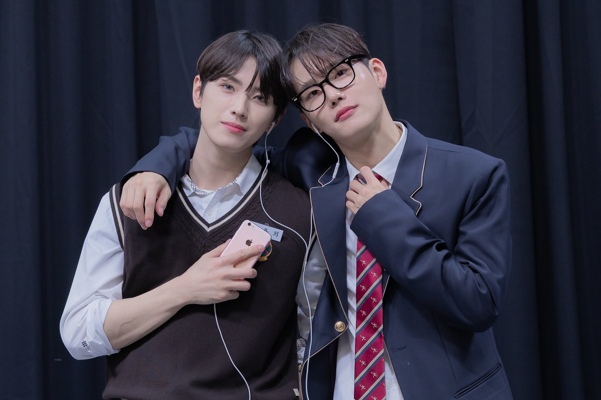 팀2월 생일추카해요 (˶•▿•˶)

#YongheeDayWithFIX4ever
#픽스는_영원히_용희를_사랑해