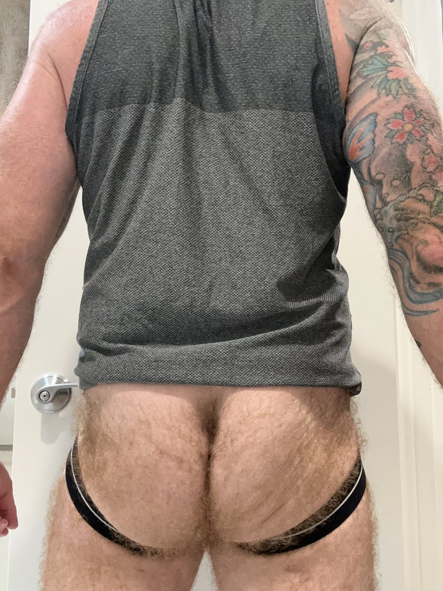 angrydikdik's tweet photo. Rock steady
#daddy #jockstrap #fuzzybutt https://t.co/AFZA2kOPDg
