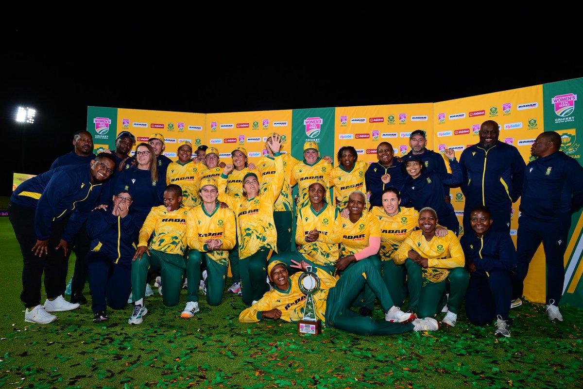 CHAMPIONS! 🏆

#TheProteas wrap up a sensational T20I series with a 2-1 victory over Pakistan Women! 🏏🇿🇦

Well contested from start to finish, delivering remarkable action every step of the way. 👏💪

#Unbreakable