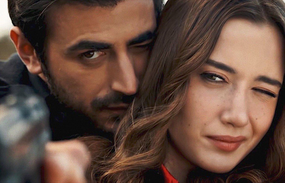 Sniper 🤍 Wifey
Sniper        Wifey 
Sniper        Wifey

• #arafta | #merteş •