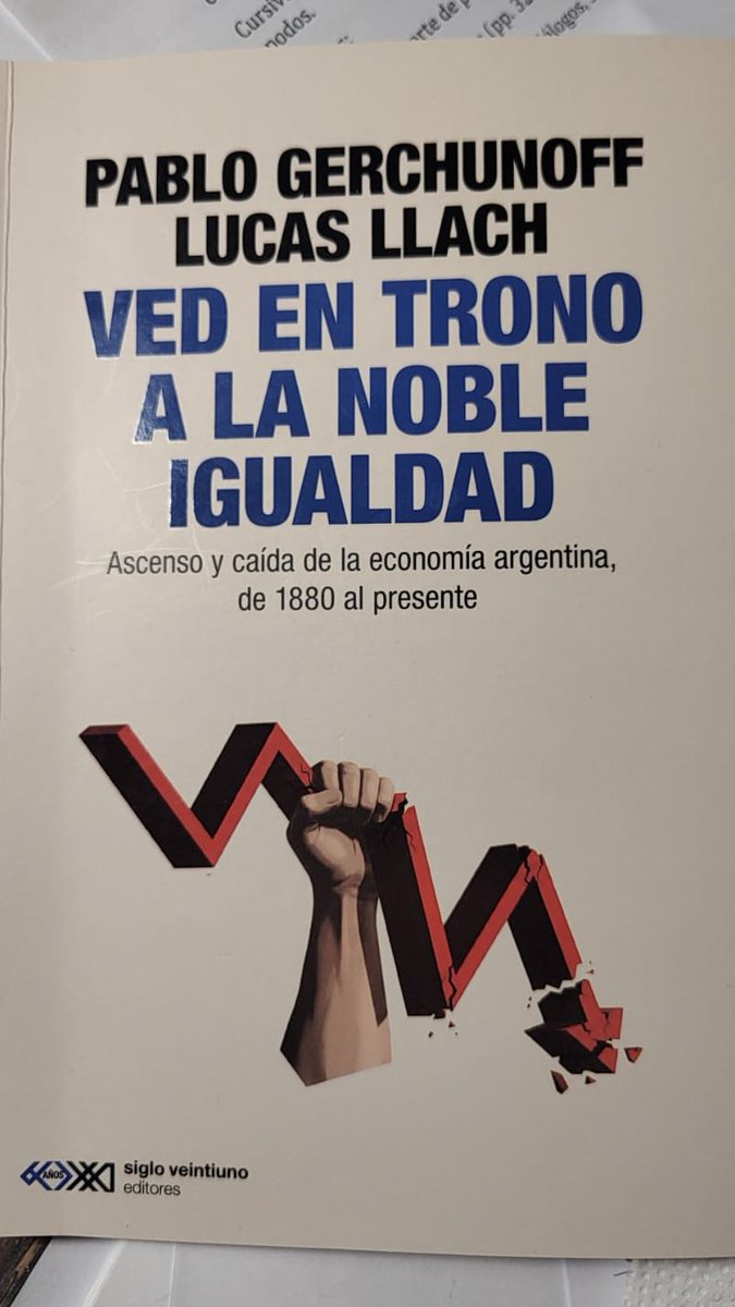 ¿Por qué nos fue tan mal? ¿Dónde está el problema que nos impide realizar nuestras aspiraciones de progreso y bienestar? Entre los mejores estudios sobre el enigma argentino está este breve ensayo de <a href="/pgerchunoff/">Pablo Gerchunoff</a> y <a href="/lucasllach/">🇦🇷 lucas llach 🇺🇦</a>. Reedición (ampliada) por <a href="/sigloxxiarg/">Siglo XXI Editores</a>. Gran lectura.