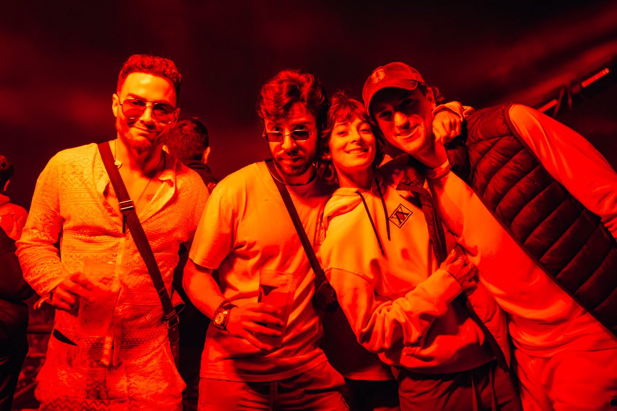 Bahidora's tweet photo. Gracias por estar, por bailar, por meterse al río, por sudar bajo el sol y por hacer que Bahidorá volviera a latir 🌴

Nada de esto existe sin ustedes. https://t.co/2VIes83Qdf