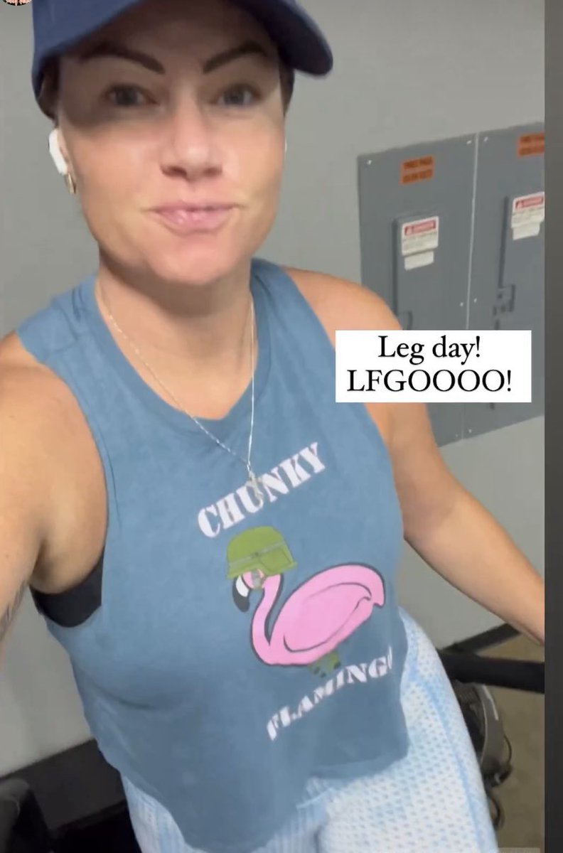 ChunkyFlamingo's tweet photo. It’s #MingoMonday and by Texas standards it’s a beautiful day! So whether it’s sunny 🌞 or raining ☔️ or even snowing 🌨️ let’s #RockTheMingo! If you still havnt given us a shot, why not now?! It’s fun and comfy and a small veteran owned company! Check https://t.co/LUjejp9NEy https://t.co/fsf9YWOZO1