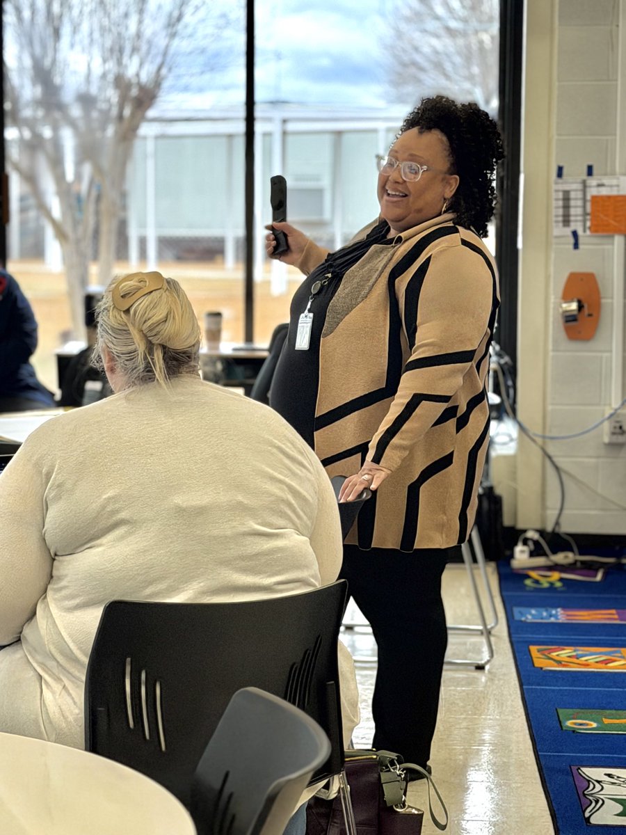 HCSDTIF's tweet photo. #HCSPDday2026 We model the pedagogy we expect to see in classroom—engagement &amp; collaboration. Today’s focus: Lesson Planning w/ AI &amp; using AI to Differentiate Instruction. When grounded in strong instruction, AI becomes a strategic tool to strengthen planning &amp; differentiation. https://t.co/dkE4NcgtC3