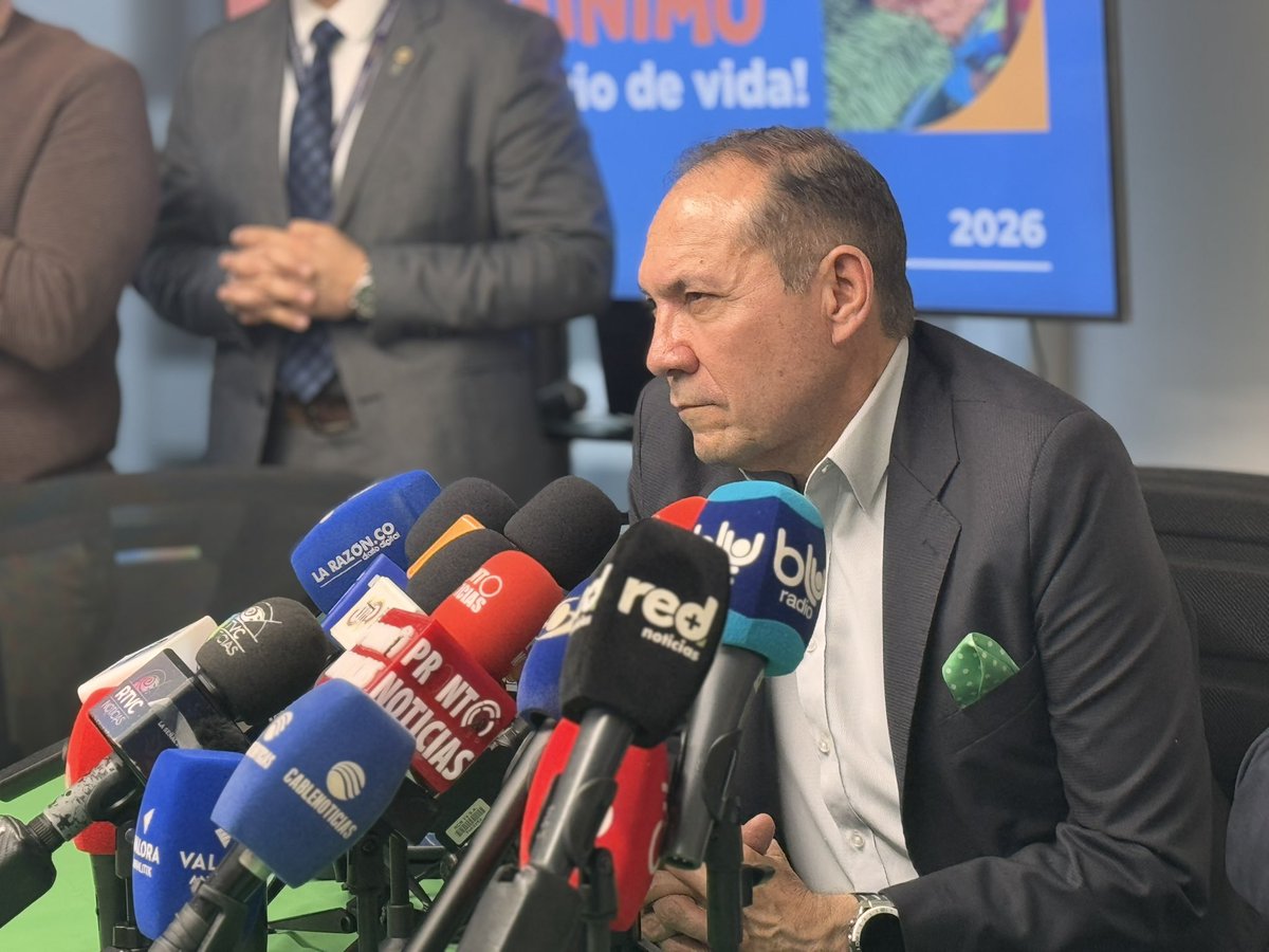 ¡Buena noticia para las y los trabajadores y para el país! Existe una opinión mayoritaria, tanto de empresarios como de centrales obreras, en que sería negativo modificar el aumento del Salario Vital decretado con el presidente <a href="/petrogustavo/">Gustavo Petro</a>. La posición compartida es mantener el