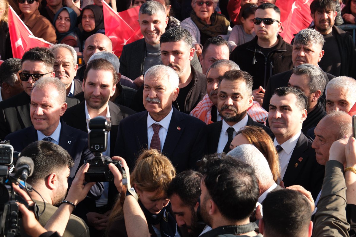 Kadirli Belediyemizin sosyal demokrat belediyecilik anlayışıyla göreve geldiği ilk günden beri süren çalışmalarının sonucunda bugün gerçekleşen bir dizi açılış törenine, Adana’nın seçilmiş ve Büyükşehir Belediye Başkanımız Sayın Zeydan Karalar, TBB Başkan Vekili ve Mersin