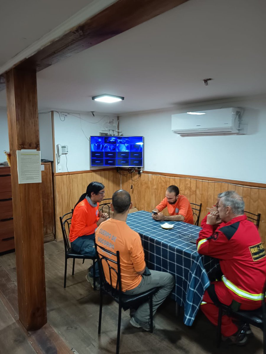 1ª Brigada Forestal Voluntaria de Chile tweet media