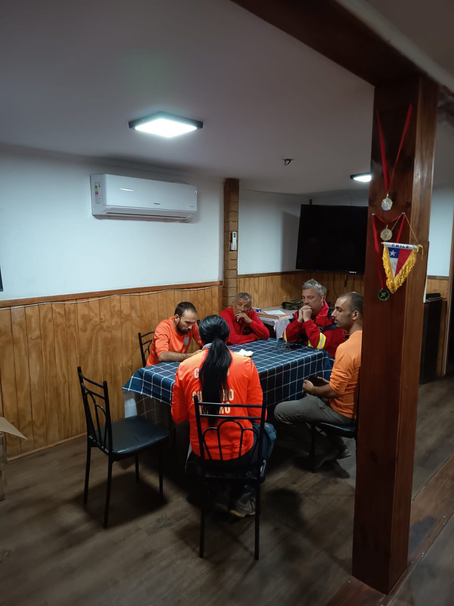 1ª Brigada Forestal Voluntaria de Chile tweet media