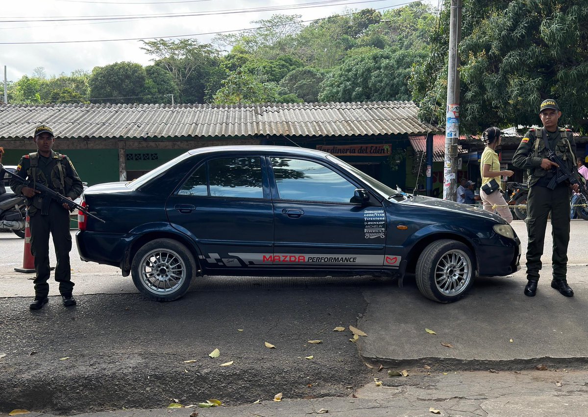 🚔 #AEstaHora | Recuperamos en el corregimiento de #Mingueo un vehículo tipo sedán 🚗, color azul, requerido por la <a href="/FiscaliaCol/">Fiscalía Colombia</a> por el delito de hurto agravado. 💪👮‍♂️
#Seguridad🚨