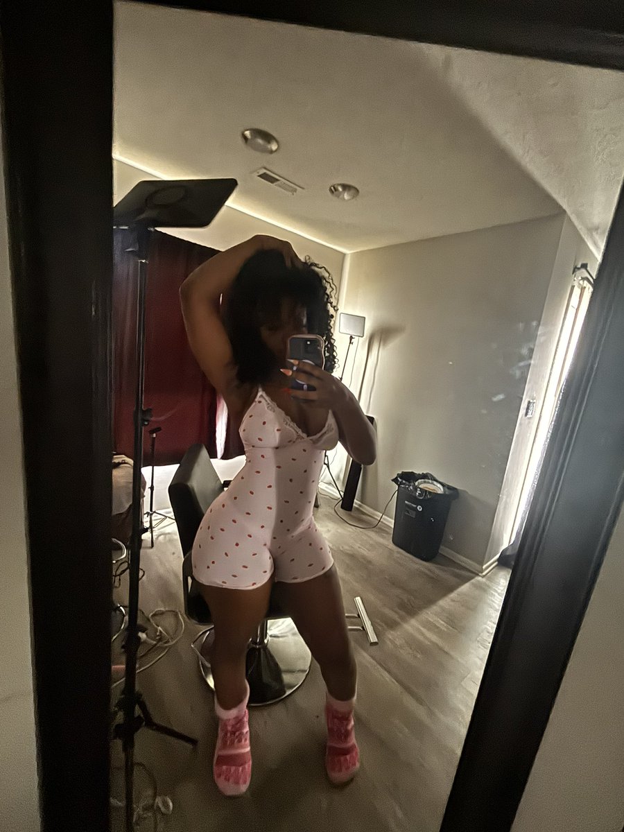 Jthecharm tweet media