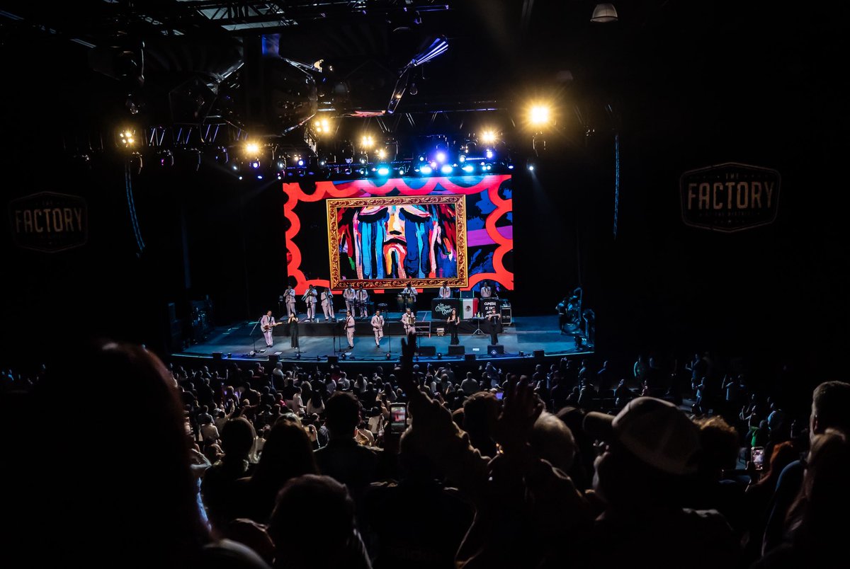 Los Ángeles Azules tweet media