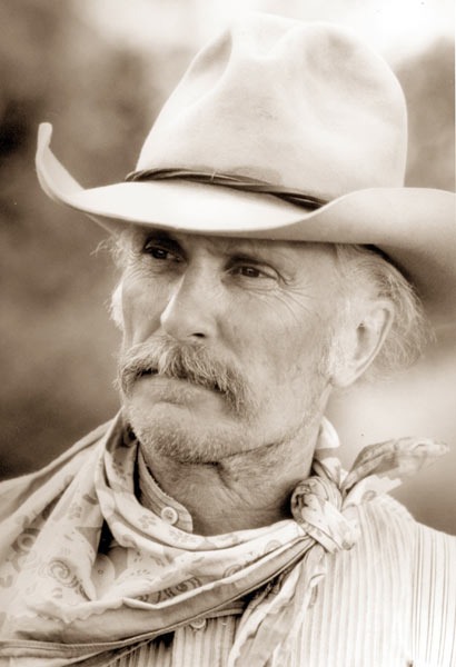 x451b511's tweet image. What an amazing actor, RIP. Recommended viewing (among so many great roles): Lonesome Dove &amp;amp; Open Range