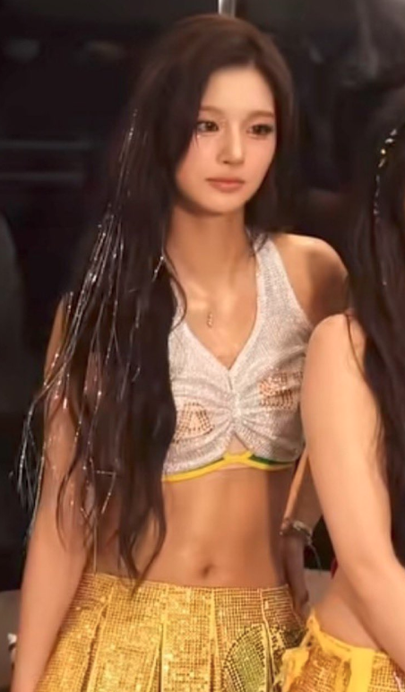 Sullyoon of NMIXX is Brazil.