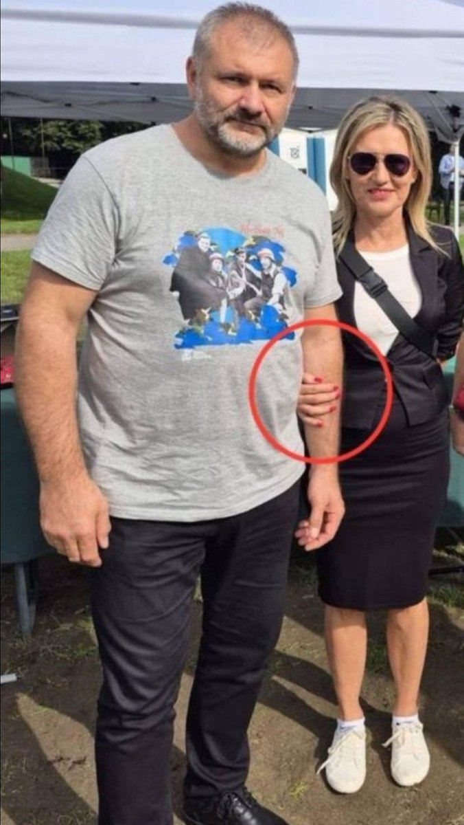 <a href="/e_wrzosek/">e-wrzosek #FBPE🇪🇺🇵🇱🏳️‍🌈#FundamentalRights</a> Które zdjęcie człowieka zupki <a href="/w_zurek/">Waldemar Żurek</a>?

<a href="/RepublikaTV/">Telewizja Republika 🇵🇱 #włączprawdę</a> <a href="/wPolscepl/">wPolsce24 🇵🇱 #TuJestPolska</a> <a href="/wPolityce_pl/">wPolityce.pl</a> <a href="/niezaleznapl/">Niezalezna.PL</a> <a href="/DoRzeczy_pl/">DoRzeczy</a>

#BezSpiny #PiachemWTryby
#WlączPrawdę #GadamyNieRobimy