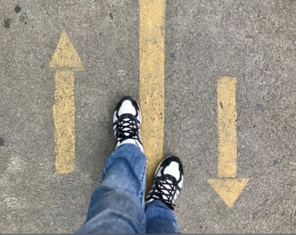 إذا لم تتقدّم خطوةً إلى الأمام، فأنت لا تبقى في مكانك، بل تتراجع خطوةً إلى الوراء.