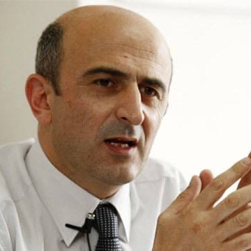 mAKarnaimP's tweet photo. YARSAV Başkanı Ömer Faruk Eminağaoğlu, Akın Gürlek'in Adalet Bakanı olarak atanmasının "Anayasa'ya aykırı" olduğu gerekçesiyle atama kararının iptali ve yürütmenin durdurulması istemiyle Danıştay'da dava açtı. https://t.co/U4ky6eBNBV