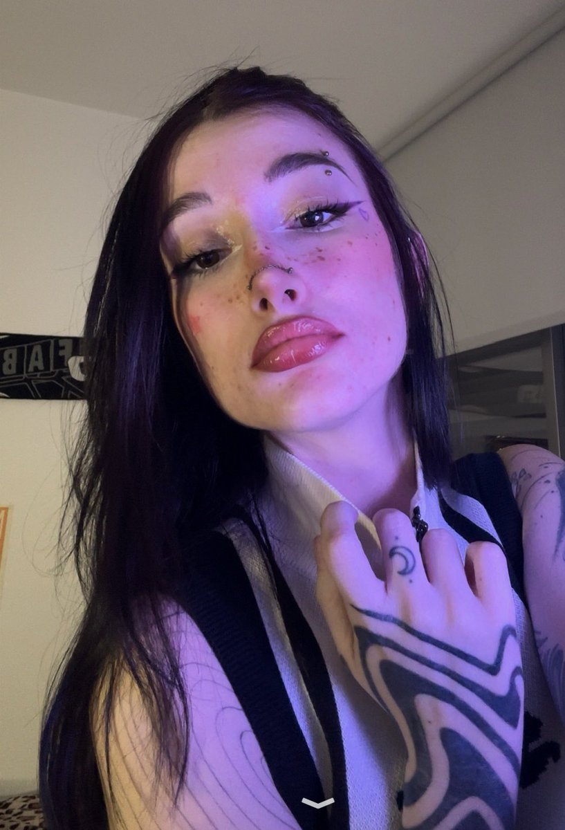 puta zorra tweet media