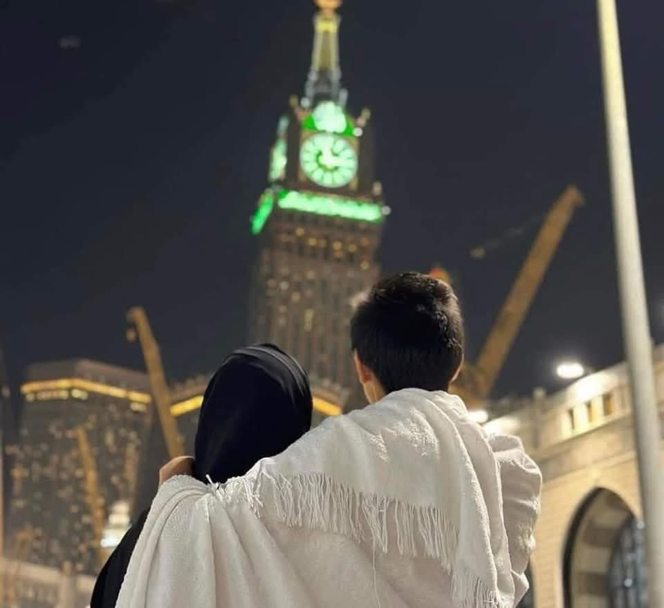 «تأنّس مع من تُحبّ في زيارة عُمرة» :)