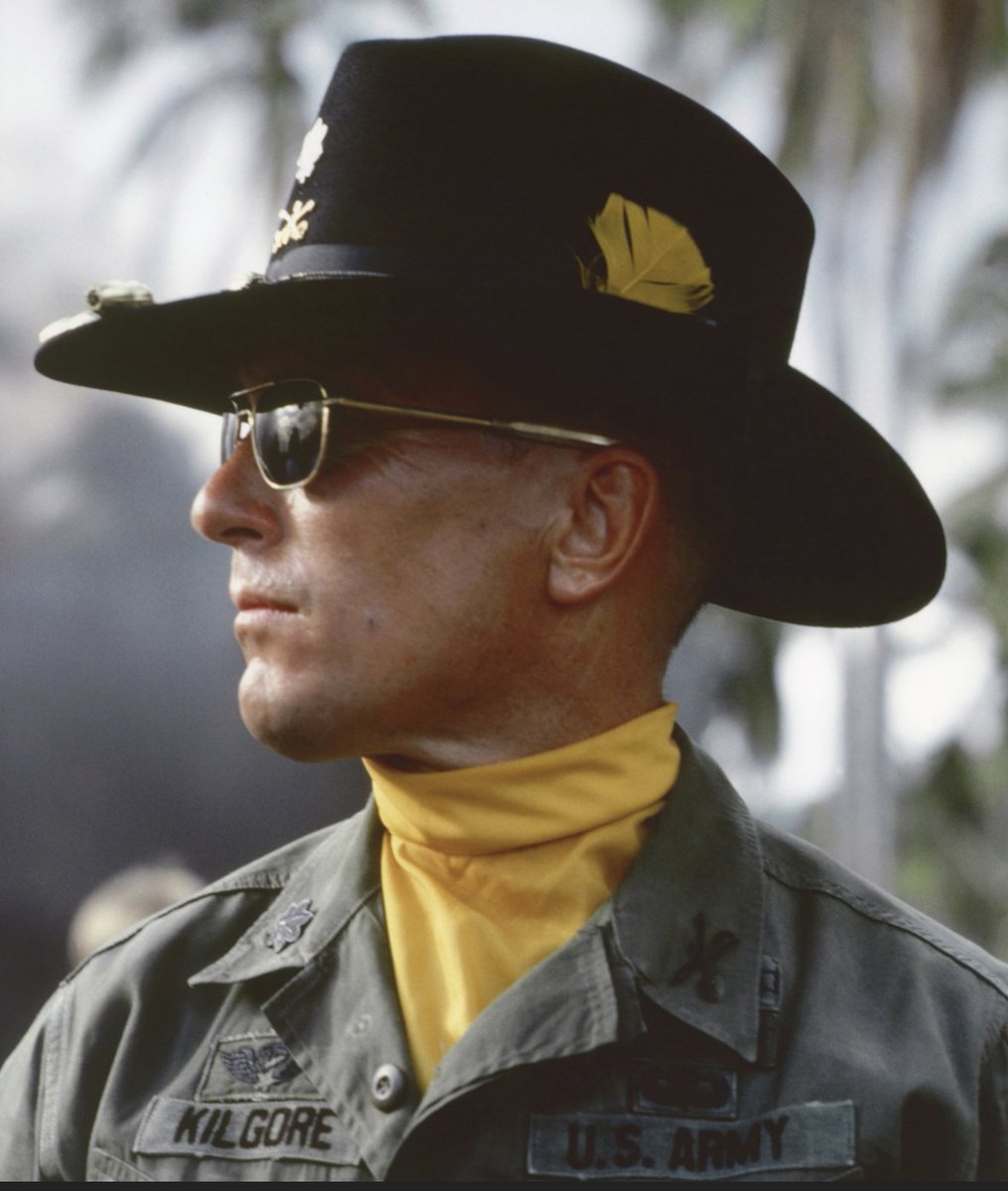 Ya nadie surfeará como él. Ni el napalm desprenderá su olor a victoria.