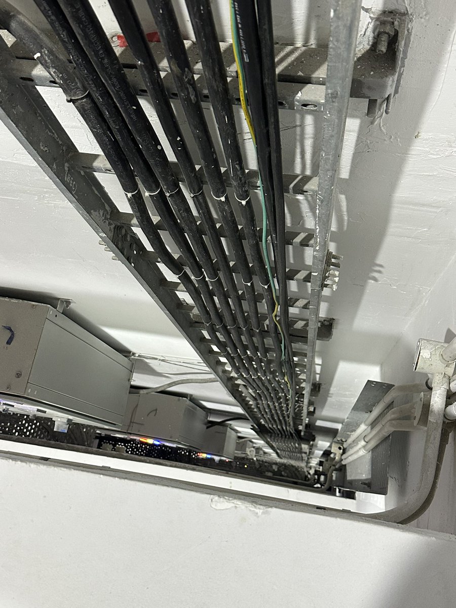 Goih nimmaany hama thikolhun inge! <a href="/Fdc_mv/">Fahi Dhiriulhun Corporation Limited</a> 
Meeheh vehtumughe kurin halleh geney inge!