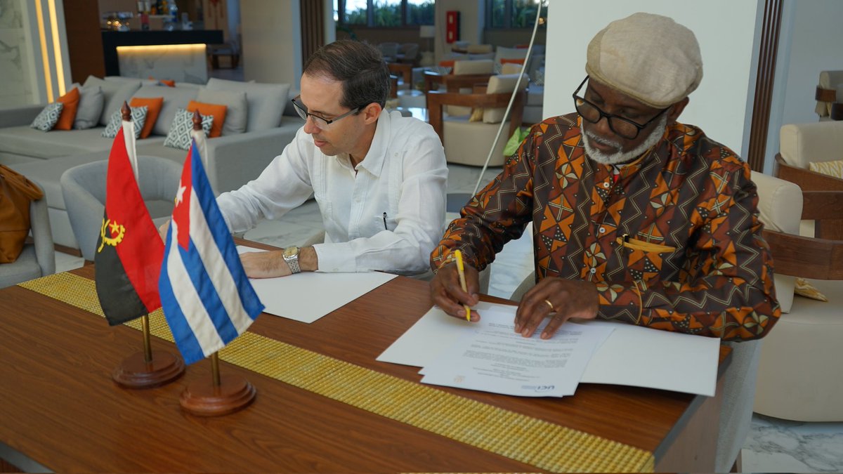 universidad_uci's tweet photo. 👉 Nuestro rector @raydelmp junto al Dr. Alfredo Gabriel Buza, rector de la Universidad de Luanda, Angola, firmarom un Convenio Marco de Colaboración entre ambas instituciones para el intercambio académico, científico y cultural.
#SomosUCI #EducaciónSuperior https://t.co/WcbMHXQDmf