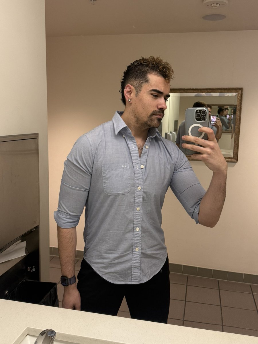 Someone just as real, as fabulous 🩵