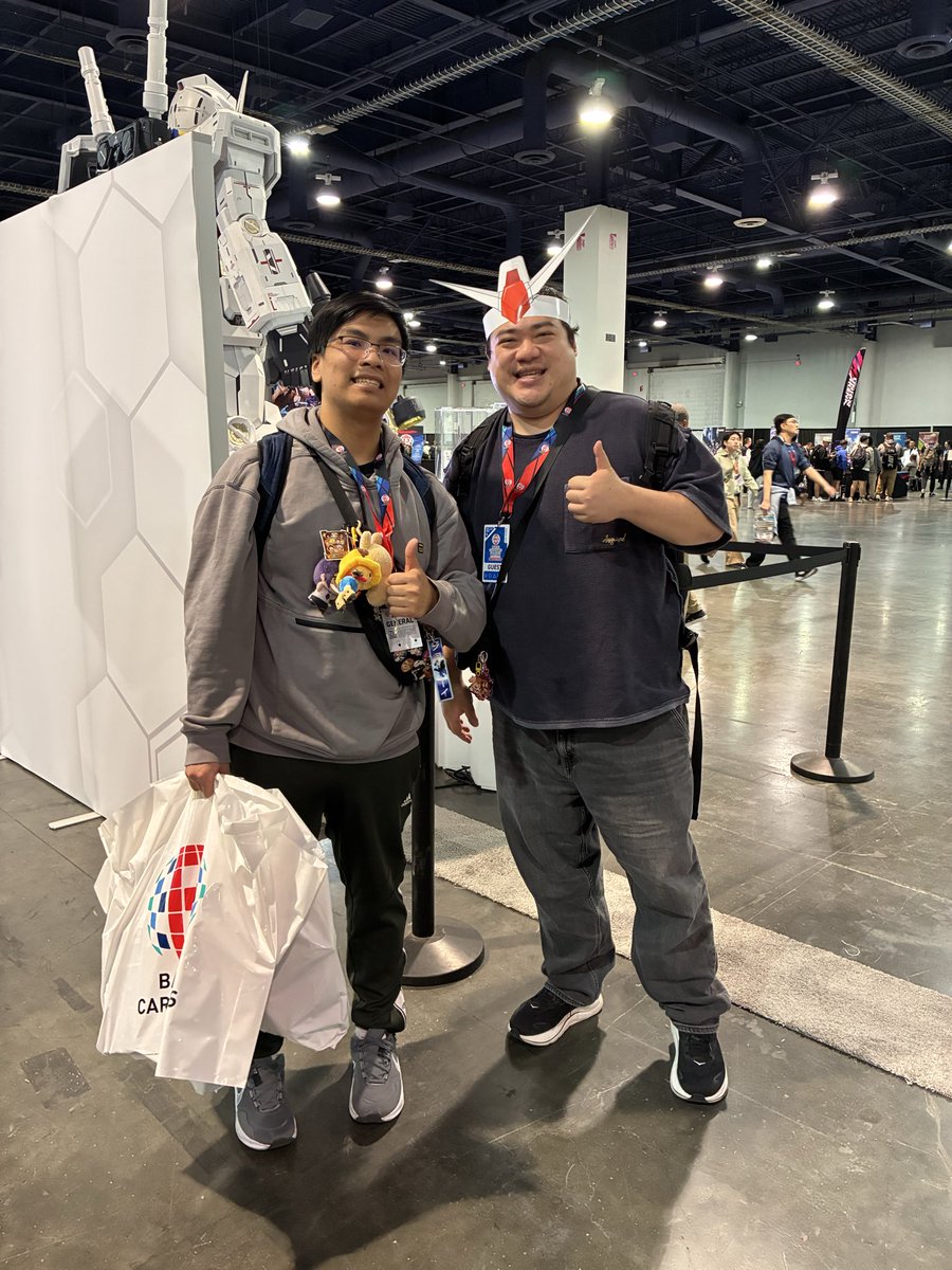 C0ldflame1's tweet photo. Happy I ran into my hero @scarra at Bandai Card Fest in Las Vegas hope to catch him back in 2 weeks for Riftbound https://t.co/ivOAagbVTP