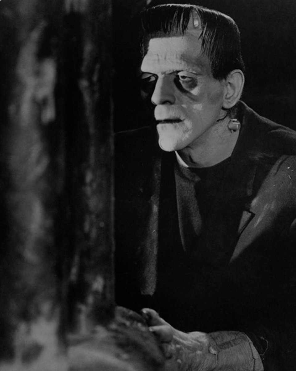 De Víctor Frankenstein aprendimos 
Que cualquiera es un monstruo en la historia de un manipulador 
Feliz y placida noche ✨✨