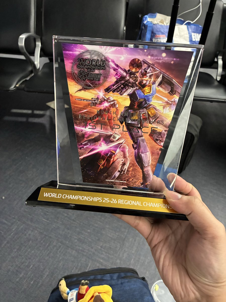 C0ldflame1's tweet photo. -Be me
-Meet the first place Gundam nationals winner
-Playing a deck I love Barbatos
-Proceed to say I have no one to cheer for at worlds while I’m staring at him
@Omnomnath2 https://t.co/uGSQfEHC5X