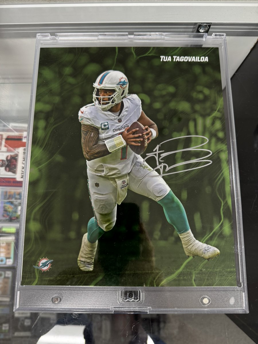 Ben's Card World tweet media