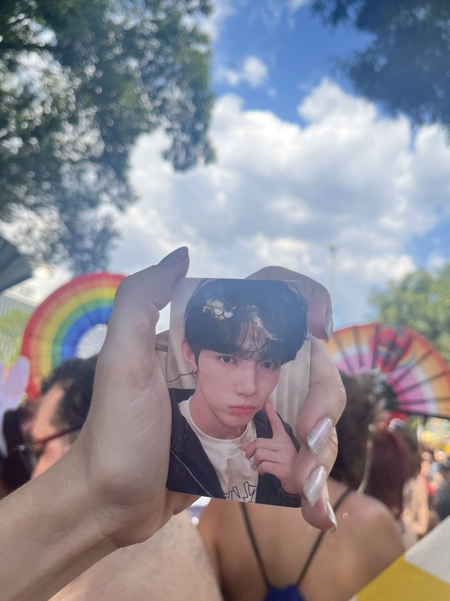 sunghanbicha's tweet image. zhang hao at bloco da pabllo????